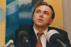 Zájem o akcie Sokolovské uhelné projevil finančník Pavel Tykač.
