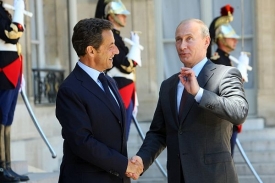 Francouzský prezident Sarkozy a ruský premiér Putin.