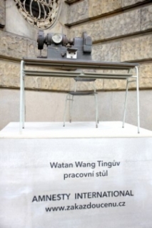 Watan Wang Tingův pracovní stůl.