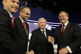 Čtyři kandidáti na prezidenta. Vpravo je favorit Komorowski.