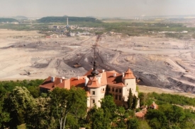 Prolomení těžebních limitů by smetlo z povrchu obci Jiřetín.