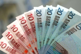Estonci budou od ledna platit eury.