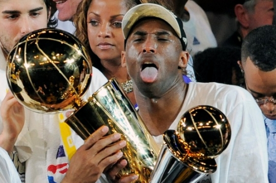 Božský Kobe Bryant, nejužitečnější hráč finále NBA.