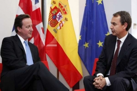 Premiéři Velké Británie a Španělska, Cameron a Zapatero.