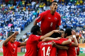 Kouč Švýcarska považuje fotbalisty Chile (na snímku) za favority.