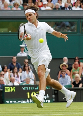 Postup vybojoval také Roger Federer.