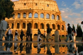Slavná součást Říma i celé civilizace: Koloseum.