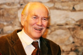 Lubomír Dorůžka patří mezi publicisty k legendám.