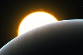 Exoplaneta HD 209458 s mateřskou hvězdou v představách výtvarníka.