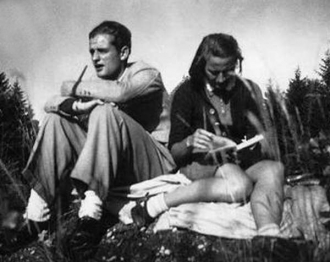 Sophie Schollová a její bratr (dobový snímek).