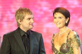 Michaela Maláčová s moderátorem Liborem Boučkem.