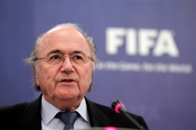 Šéf FIFA Sepp Blatter je proti videorozhodčím ve fotbale. Zatím.