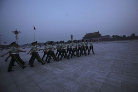 Jednotka polovojenské policie v Pekingu.