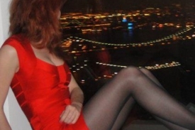 Pohled na New York z okna mrakodrapu z alba Anny Chapmanové.