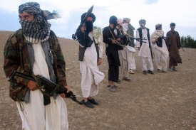 Taliban poměrně úspěšně vzdoruje mnohonásobné přesile.