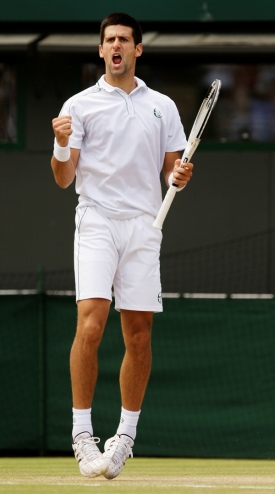 Novak Djokovič předvádí v Londýně skvělý tenis.