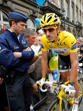 Vedoucí muž Tour Fabian Cancellara.