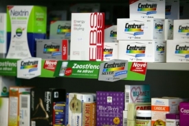 Léky v Česku jsou předražené, systém stanovení cen a úhrad je pomalý.