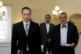 Vyjednávač za TOP 09 Petr Gazdík (vlevo) s Karlem Schwarzenbergem.