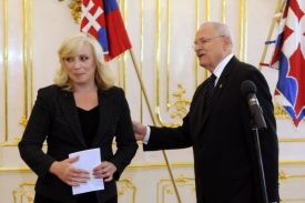 Iveta Radičova se slovenským prezidentem Gašparovičem.