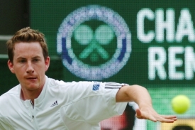 Britský tenista Richard Bloomfield během Wimbledonu.