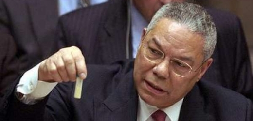 Powell straší diplomaty OSN jakousi ampulí...