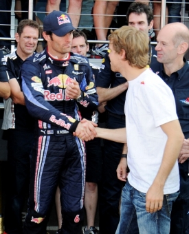 Vettelovu gratulaci k vítězství přijal Webber chladně.