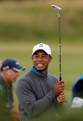 Tiger Woods při tréninku v St. Andrews.