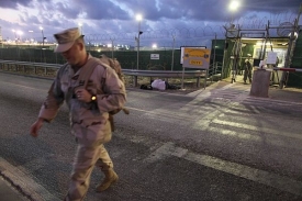 Americká věznice Guantánamo na Kubě.