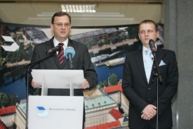 Kdy se Nečas (vlevo) ohradí proti přílivu lidí z ABL?