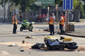 Motorkáři většinou za nehodu zaplatí smrtí.