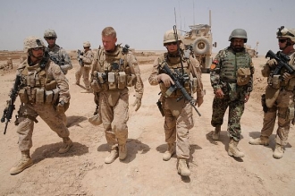 Vojáci USA na společné hlídce s Afghánci.