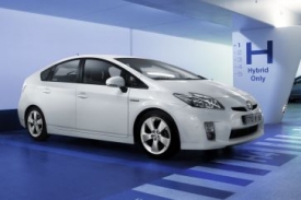 Nejrozšířenější hybridní vůz na světě - Toyota Prius.