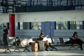 Evropským letištím včetně pražského ubyli cestující.