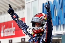 Sebastian Vettel se raduje z vítězství v kvalifikaci na GP Německa.
