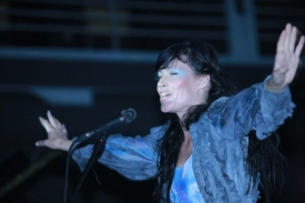 Sierra Casadyová okouzlovala svým operním zpěvem.