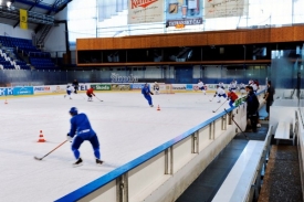 Hokejisté, kteří možná budou hrát za Lva, už v Popradu trénují.