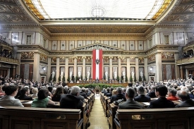 Rakouský parlament by mohl o nové kartě rozhodovat už brzy.
