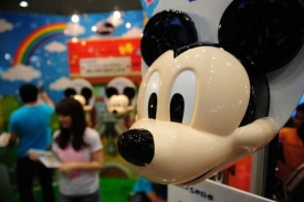 Studio Disney chce více vydělávat na postavách jako je Mickey Mouse.