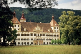 Barokní zámek Eggenberg láká na stovky stropních maleb.