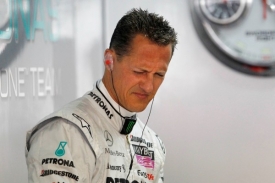 Michael Schumacher se Rubensi Barrichellovi omluvil.