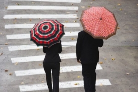 Deštníky budou o víkendu potřeba.
