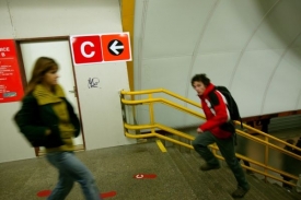 Výluky v provozu pohyblivých schodů se týkají linky C.