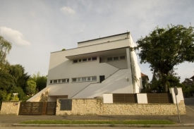 Vila Ladronka, oficiální sídlo předsedy Poslanecké sněmovny.