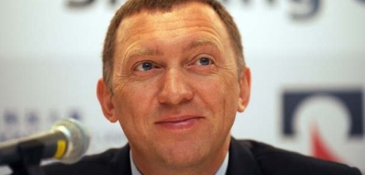 Ruský oligarcha Oleg Děripaska v boji s Vladimirem Potaninem ztrácí.