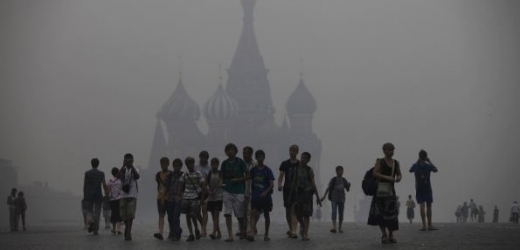 Rusko stále hoří,  Moskva zůstává v zajetí smogu.