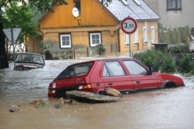 Obnova zaplaveného auta není jednoduchá.