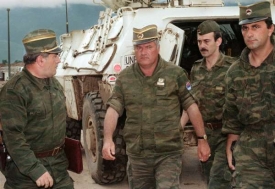 Generál Mladić v Sarajevu v srpnu 1993.