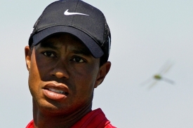 Tiger Woods skončil znovu mezi poraženými.