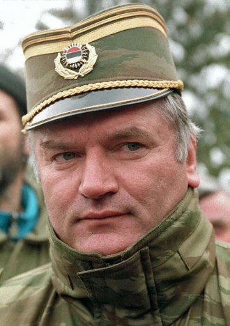 Ratko Mladić roku 1994 v Sarajevu.